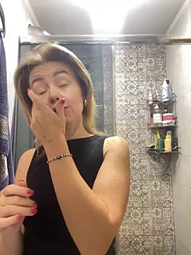 Snapshot of MartaLuna_ chatting on 10.24.25 MartaLuna online show from 10.24.25