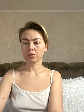 Snapshot of MartaLuna_ chatting on 10.30.25 MartaLuna online show from 10.30.25