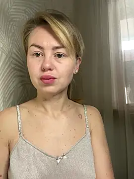 Snapshot of MartaLuna_ chatting on 11.03.25 MartaLuna online show from 11.03.25