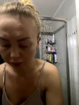 Snapshot of MartaLuna_ chatting on 11.06.25 MartaLuna online show from 11.06.25