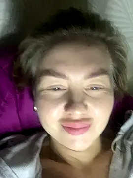 Snapshot of MartaLuna_ chatting on 11.16.25 MartaLuna online show from 11.16.25