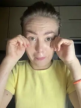 Snapshot of MartaLuna_ chatting on 11.23.25 MartaLuna online show from 11.23.25