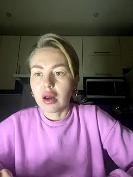 Snapshot of MartaLuna_ chatting on 12.02.25 MartaLuna online show from 12.02.25