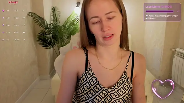 Snapshot of bella_li__ chatting on 02.11.26 bella li online show from 02.11.26