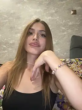 Elizabeth Tay online show from 09.11.25