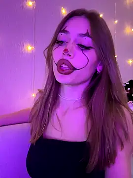 Elizabeth Tay online show from 10.31.25