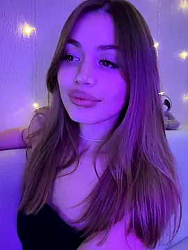 Elizabeth Tay online show from 11.11.25