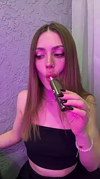 Elizabeth Tay online show from 02.25.26