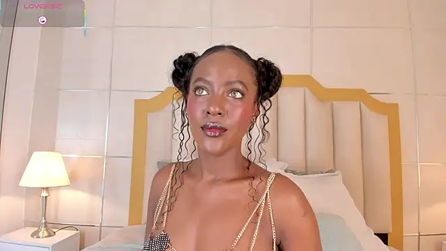 Snapshot of DakotaWangi chatting on 11.02.25 DakotaWangi online show from 11.02.25