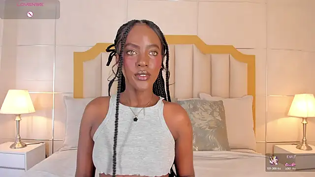 Snapshot of DakotaWangi chatting on 11.17.25 DakotaWangi online show from 11.17.25