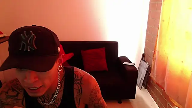 Snapshot of rickgraims chatting on 10.14.25 rickgraims online show from 10.14.25