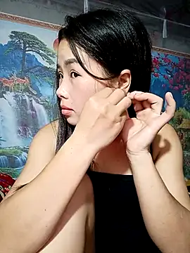 Snapshot of Vy_xx chatting on 09.22.25 Vy xx online show from 09.22.25