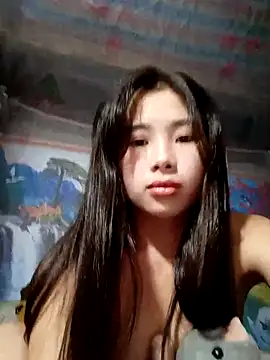 Snapshot of Vy_xx chatting on 10.04.25 Vy xx online show from 10.04.25