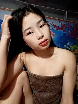 Snapshot of Vy_xx chatting on 10.20.25 Vy xx online show from 10.20.25