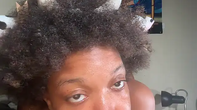 Snapshot of productivepussy chatting on 10.07.25 productivepussy online show from 10.07.25