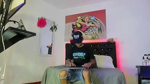 Snapshot of xxKamadevaxx chatting on 11.03.25 xxKamadevaxx online show from 11.03.25