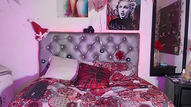 Snapshot of xxKamadevaxx chatting on 11.28.25 xxKamadevaxx online show from 11.28.25