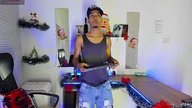 Snapshot of xxKamadevaxx chatting on 12.02.25 xxKamadevaxx online show from 12.02.25