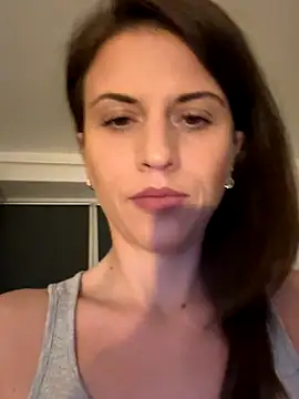 Snapshot of ScarlettNoirr chatting on 11.16.25 ScarlettNoirr online show from 11.16.25