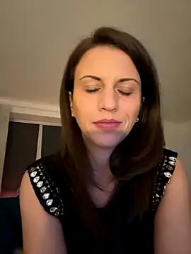 Snapshot of ScarlettNoirr chatting on 11.19.25 ScarlettNoirr online show from 11.19.25