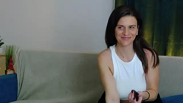 Snapshot of ScarlettNoirr chatting on 12.14.25 ScarlettNoirr online show from 12.14.25