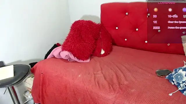 Snapshot of Anthonella_duran chatting on 11.22.25 Anthonella duran online show from 11.22.25