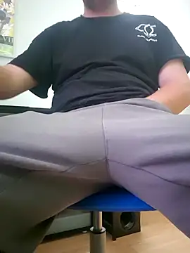 Snapshot of matzezsk chatting on 09.12.25 matzezsk online show from 09.12.25