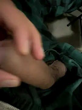 Snapshot of collegeboy_2025 chatting on 10.17.25 collegeboy 2025 online show from 10.17.25