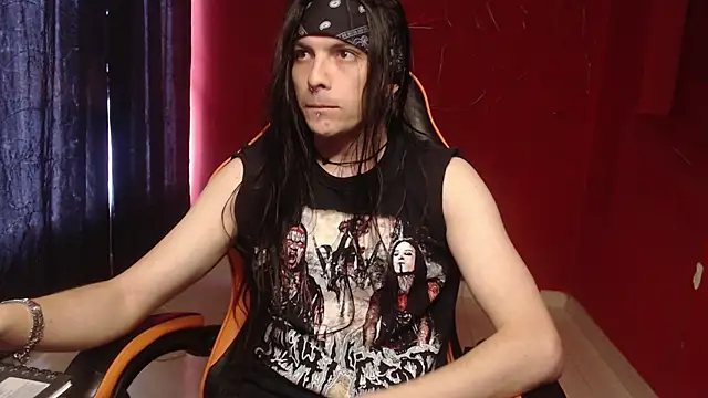 Snapshot of stvn_hot chatting on 12.13.25 stvn hot online show from 12.13.25