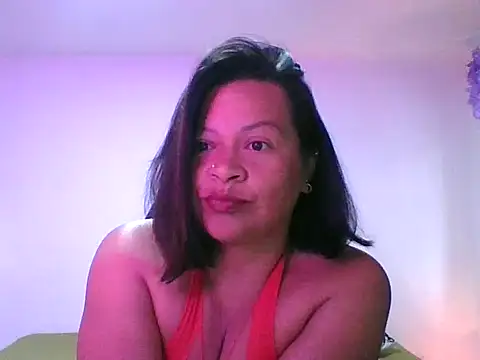 Snapshot of adri89-g chatting on 10.16.25 adri89-g online show from 10.16.25