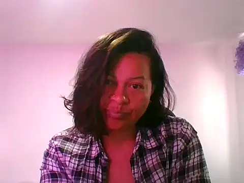 Snapshot of adri89-g chatting on 10.17.25 adri89-g online show from 10.17.25