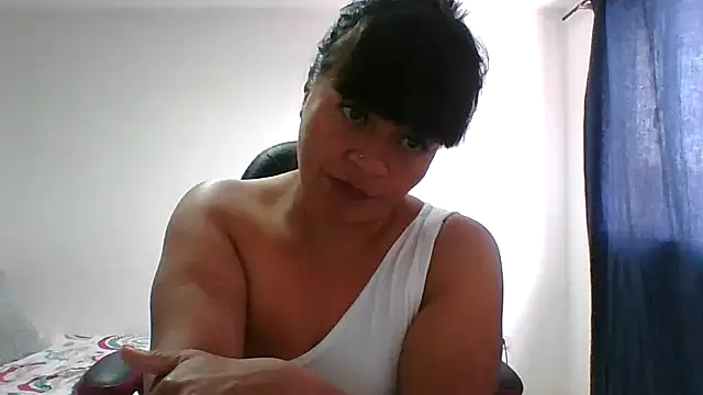 Snapshot of adri89-g chatting on 02.02.26 adri89-g online show from 02.02.26