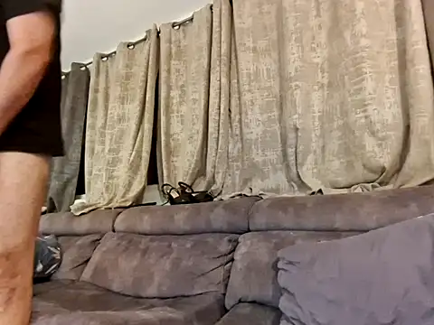 Snapshot of Alexis21821 chatting on 11.18.25 Alexis21821 online show from 11.18.25