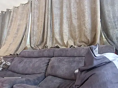 Snapshot of Alexis21821 chatting on 11.20.25 Alexis21821 online show from 11.20.25