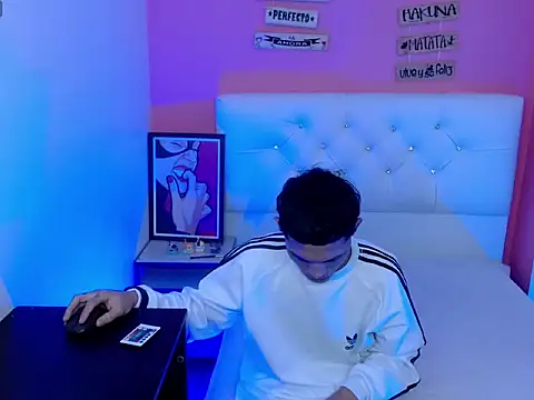 EL VENEZOLANO 22CM online show from 09.18.25