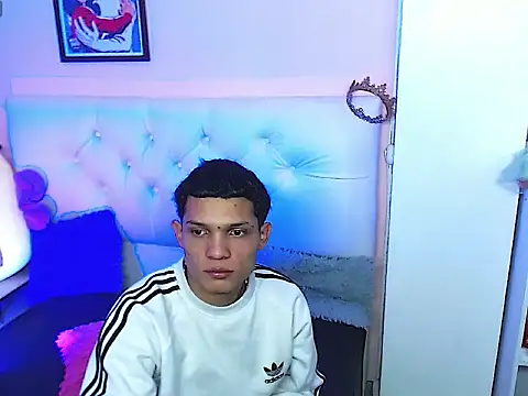 EL VENEZOLANO 22CM online show from 09.26.25