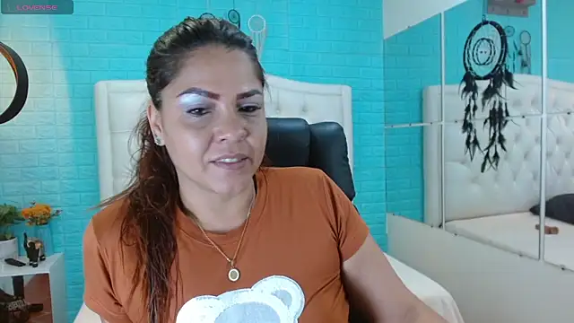 Snapshot of eva_sk chatting on 11.26.25 eva sk online show from 11.26.25