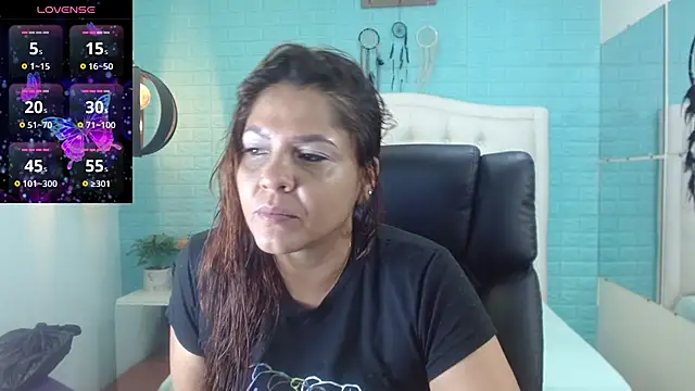 Snapshot of eva_sk chatting on 11.27.25 eva sk online show from 11.27.25