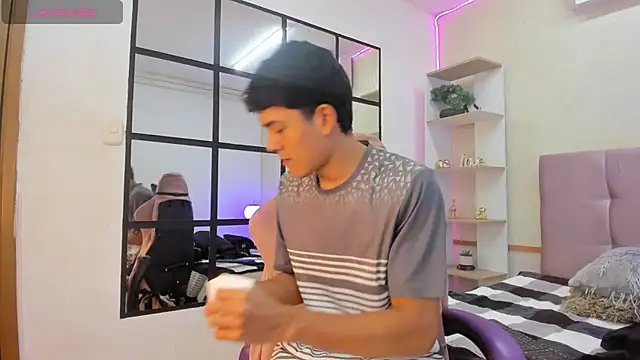 SandroVeyra online show from 10.08.25