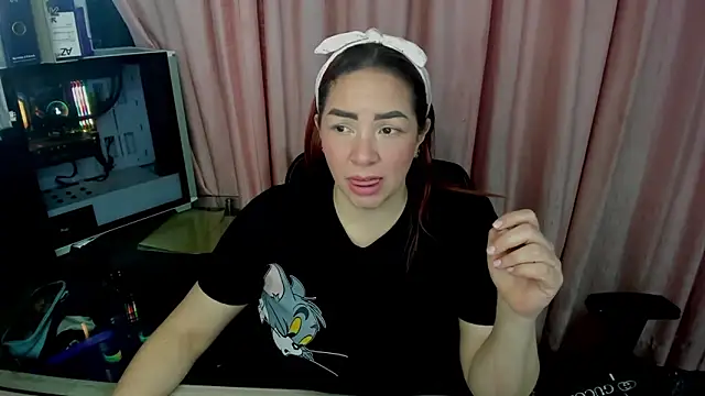 alexiaystive3 online show from 10.11.25