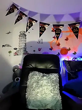 Gabilicious25 online show from 10.22.25