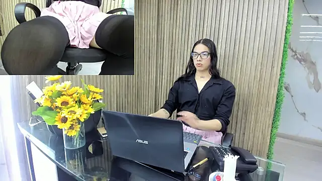 Snapshot of Almaazz chatting on 07.28.26 Almaazz online show from 07.28.26