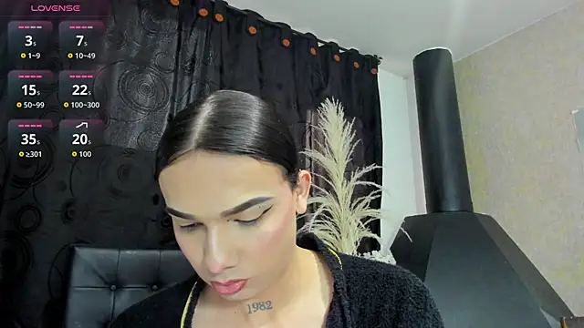 Snapshot of Almaazz chatting on 08.04.26 Almaazz online show from 08.04.26