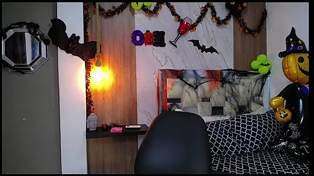 Snapshot of fire_drako_ chatting on 10.22.25 fire drako online show from 10.22.25