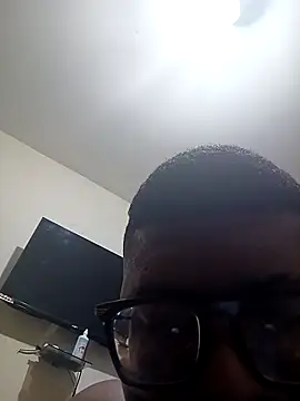 Snapshot of Elsuave28 chatting on 10.18.25 Elsuave28 online show from 10.18.25