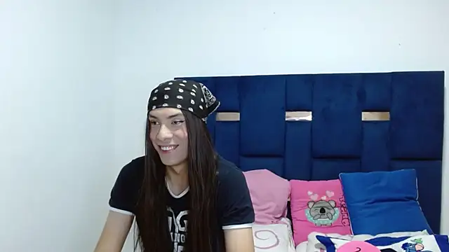 PinkLuna LolaBloom online show from 05.08.26