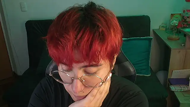 Miacatsito3 online show from 12.21.25