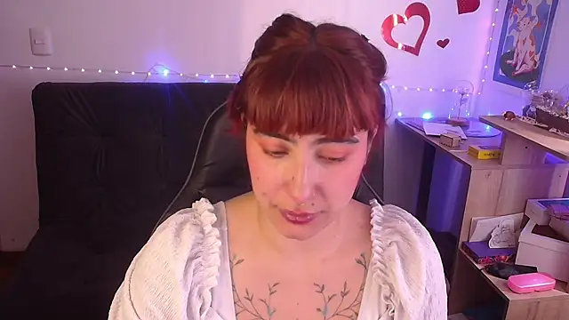 Miacatsito3 online show from 05.05.26