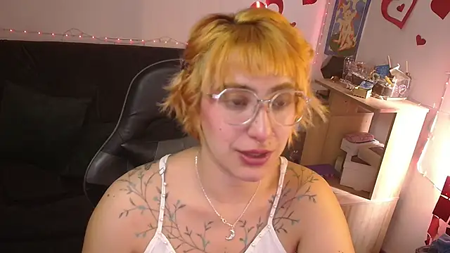 Miacatsito3 online show from 06.13.26