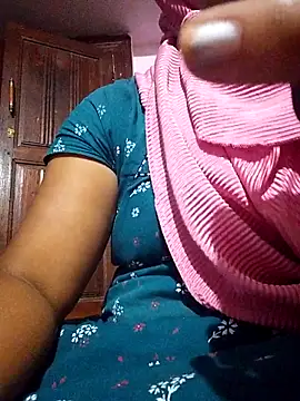 Snapshot of TAMI_KAYAL chatting on 11.06.25 TAMI KAYAL online show from 11.06.25